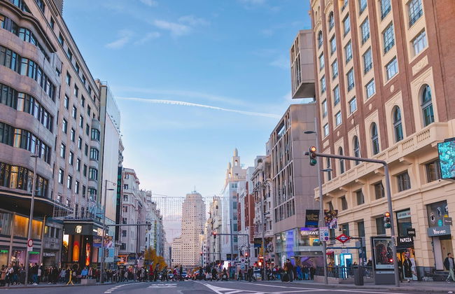 Be Mate Gran Vía Suites - Photo 78