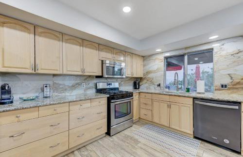 Strip-side Villa, 6 Beds, Pool, Mini Golf, Karaoke - Foto 13