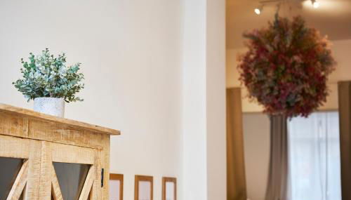 Park Avenue Apartments - Dom mit Stil - Küche - Parkplatz - WLAN - 65 Zoll TV - NETFLIX - Foto 3