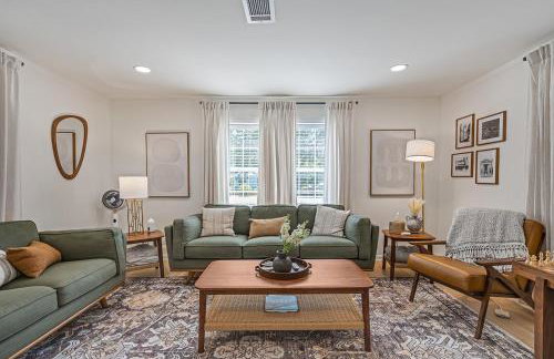 Less than 1mi to Square, SW, EV Plug, Boutique Comfort - Foto 1