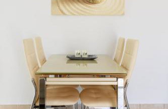 Lydia's East Apartment - Photo 6