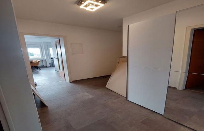 Modern Apartment With Balcony - Photo 35