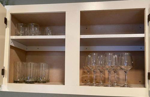 Near Downtown- Kitchen-washerdryer-parking - Foto 11