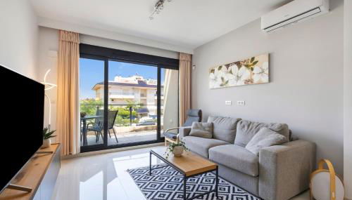 2BD Coastal Gem with Pool & Terrace - Torre de la Horadada - Foto 2