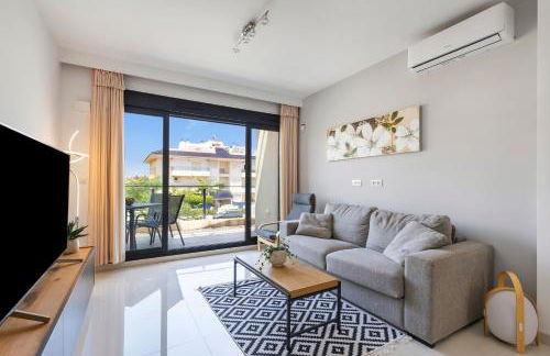 2BD Coastal Gem with Pool & Terrace - Torre de la Horadada - Foto 2