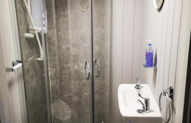 Pen-Rhos luxury glamping "Cuckoo's Nest" - Photo 8