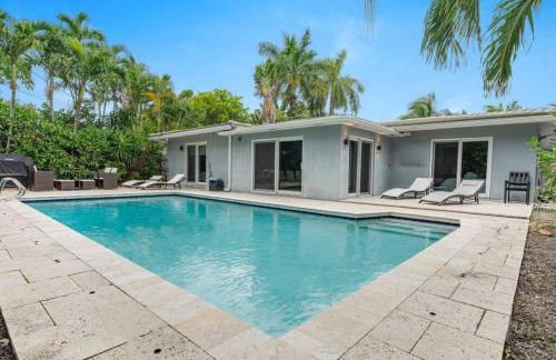 Modern 4BR Villa with Pool - Outdoor amenities - WFH - Foto 44