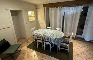 Beautiful 3 Star renovated Apt Sleeps 7 - Photo 17