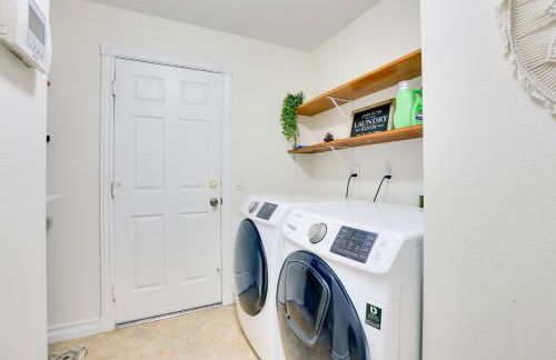 Outdoor Oasis and Game Room Henderson Retreat - Foto 23