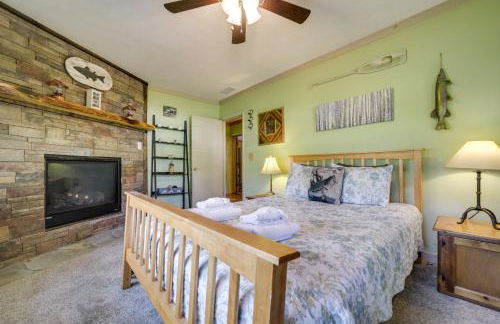 Campbell Retreat in Maggie Valley with Deck! - Foto 25