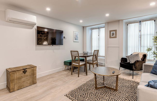 Elegant 1 Bedroom Suite - Photo 10