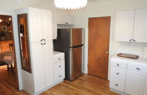 Miners Choice 3 Bedroom on Main St Bonus Rooms Sleeps up to 9 TV WIFI Piano - Foto 11