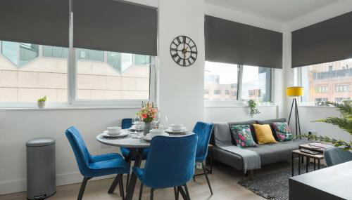 Deluxe 2 bed, 2 bathroom Milton Keynes apartment within walking distance to train station and City centre. - Foto 3