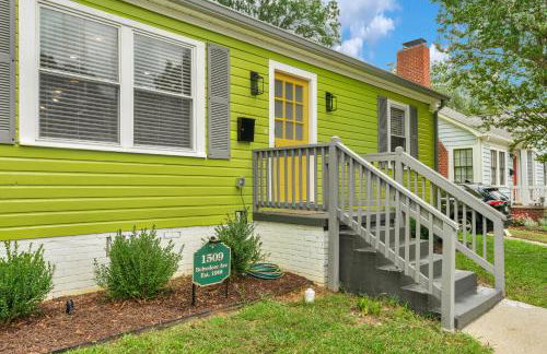 Stylish 4BR Haven: Serene Backyard and Fire Pit - Foto 62