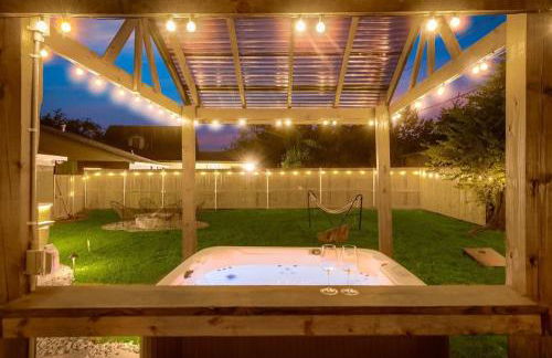 Luxury Home w Hot Tub near AT&T Stadium - Foto 26
