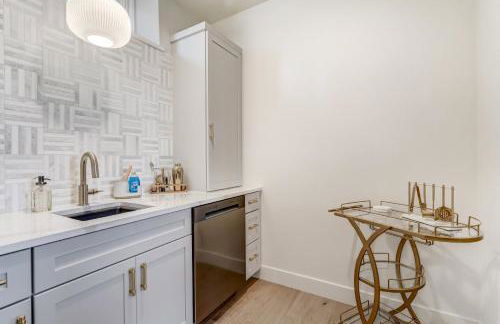 Whitewater Villa - 5BR Luxury Retreat with Hot Tub - Foto 52