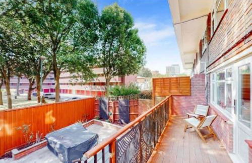 Modern 4BR Kings Cross - Patio & Balcony - Foto 2