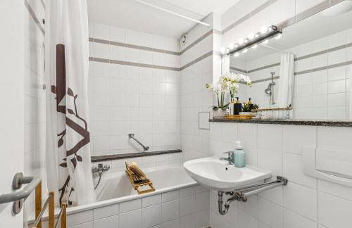 Gelbe Koffer - Family & Business 2 SZ Apartment in Neunkirchen - Self-Check-in - Balkon - Parkplatz - bis 5 Pers - Foto 4