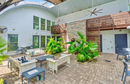 The Moon Quonset Hut Vacation Rental Heated & Chilled Pool - Photo 30