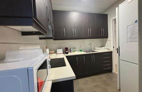 Espacioso Apartamento Familiar con terraza en Aranjuez - Confort, Tranquilidad y Netflix Incluido - Foto 21