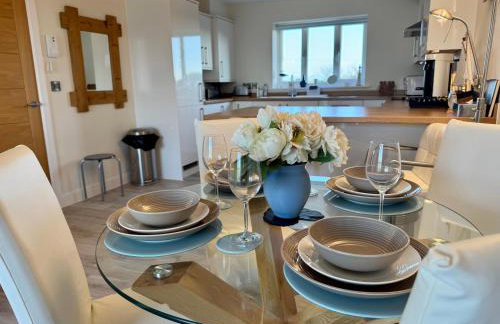 Gwel Y Bae-2 Bed-en-suite-Lift-Pet friendly - Photo 13