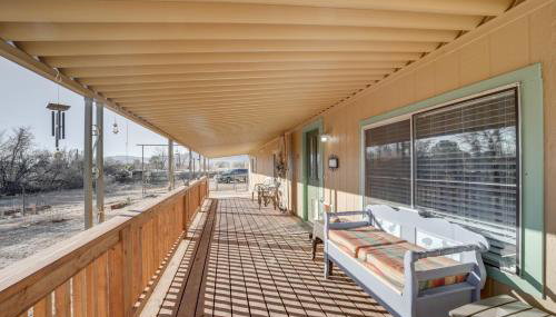 Near Hiking and Wineries Charming Camp Verde Home! - Foto 3