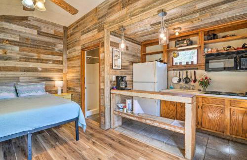Guadalupe Riverfront Studio w/ Private Balcony - Foto 5