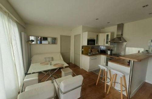 T2 centre, plage à 2 minutes, parking - Foto 3