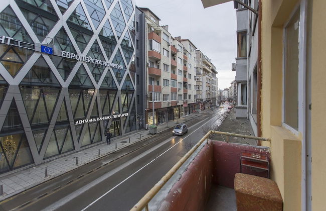 Elegant 2bdr Apartment With a Balcony - Foto 15