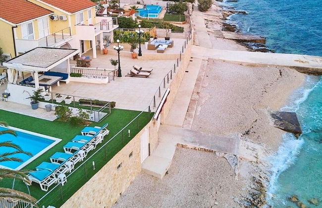 Sea Breeze Residence Villa by the Sea With Pool - Foto 26