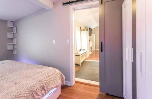 Luxurious 5 BR Home in the Heart of Sylvan Beach - Foto 29