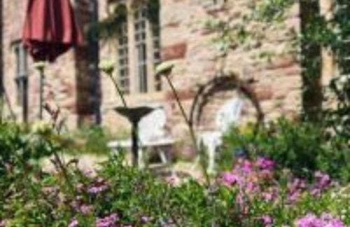 Tudor Romance- a historic manor house for holiday and corporate stays - Foto 4