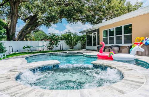 Heated pool & jetted spa -- mins to beach - Photo 1