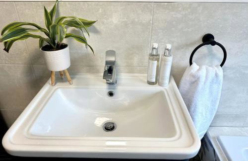 The Blue house on the wall - Foto 53