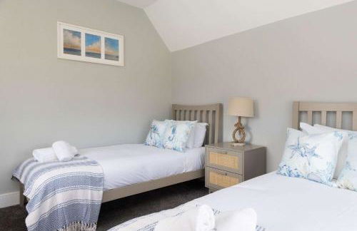 Modern 5-Bedroom Retreat Nr Coast - Foto 27