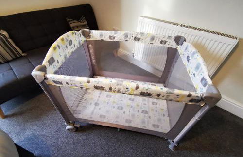 Family Friendly I Pets Welcome I Short Walk to Railway Station I 10min Drive to Safari Park - Foto 6