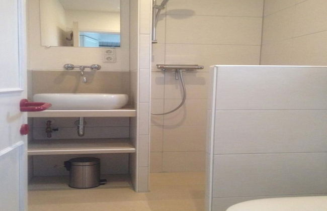 Dike House Near Breskens With Stream Garden - Photo 12