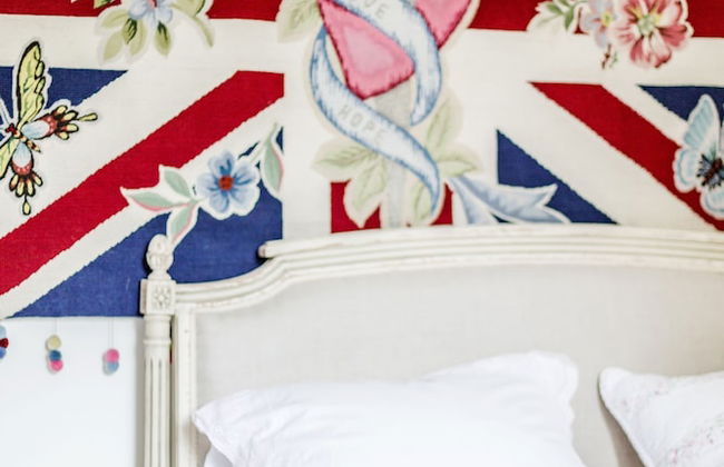 Exquisite Designers Abode - Photo 12