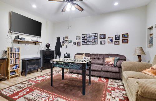 Serenity and Fun all in one in this Cozy Pocono Cabin - Foto 31