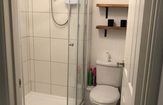 Captivating 1-bed Apartment in Hednesford - Foto 6