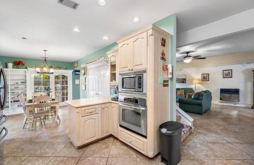 Waterfront & Pet-friendly 3-Acre Home with fire-pit - Photo 7