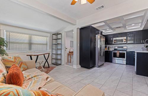 Stylish St Pete Vacation Home w/ Private Pool! - Photo 13