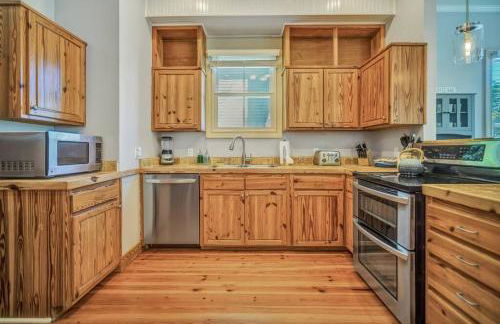 The Bluffton Village Home - 5 BR in Old Town w Carriage Home - Foto 5