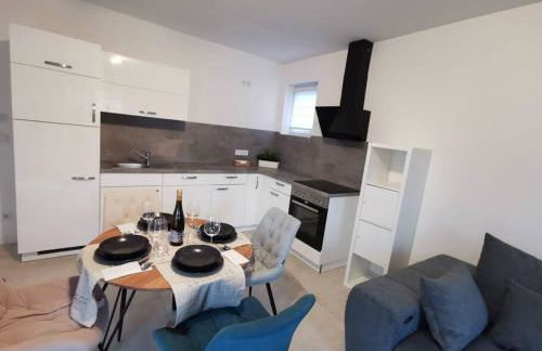 LOOT: Moderne Wohnung / Zentral - Foto 9