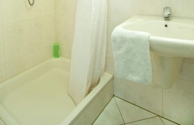 Villa in Maaspark With Lake Views & Sauna - Photo 8