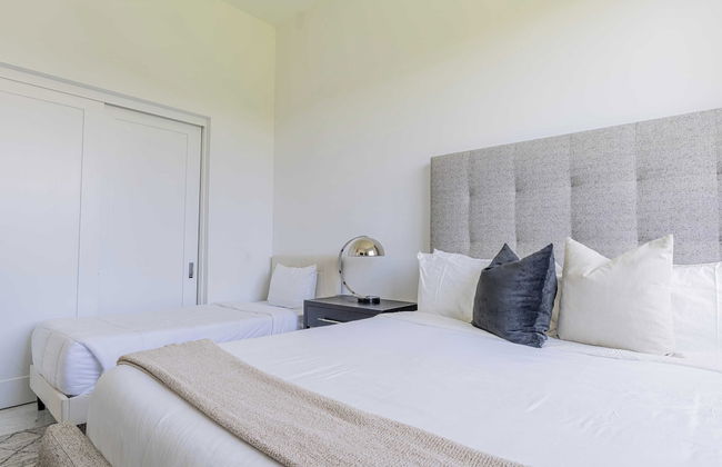 Sleeps 26 Pool, Hot Tub, Pickleball & Putting Green Bravo Villa #12 by Avantstay - Foto 77