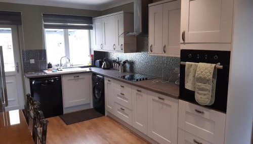 Spacious modern three Bedroom Bungalow ample parking - Foto 3