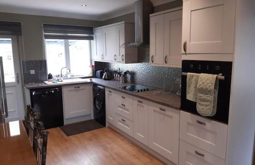 Spacious modern three Bedroom Bungalow ample parking - Foto 3