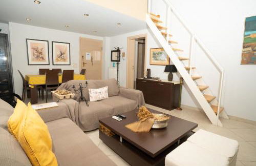 Maria's Airport Apartment, 4' metro, 10' airport, 15' beach, 40' city center - Foto 29