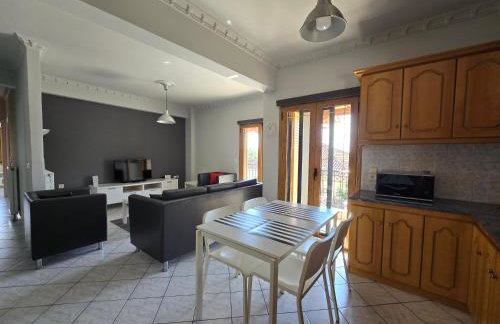 Cave Apartments - Photo 10